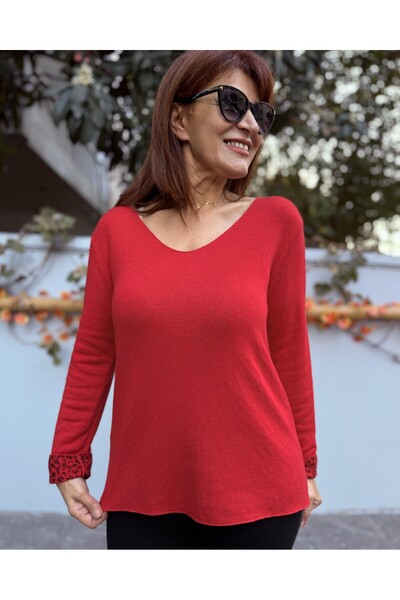 DenizEge Small Print Inner Leopard Pattern V-Neck Red