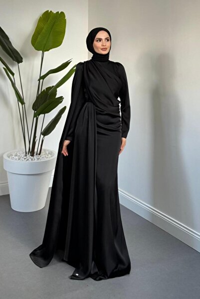 MERVEN AKYÜZ Morley Pelerinli Drapeli Saten Balık Abiye Siyah