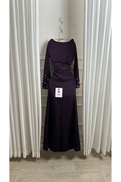 Onila Luxurious purple dress with embroidery on the abdomen and sleeves