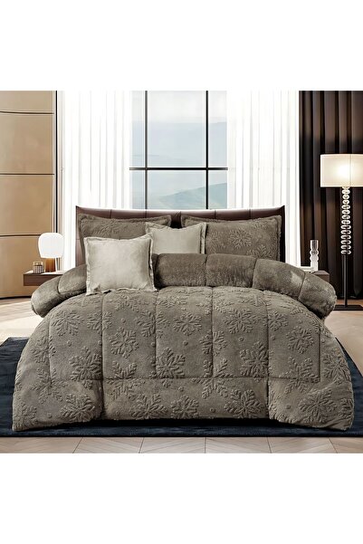 Moon Serena Winter Bedspread Set (Double Size, 6 Pieces) with its luxurious royal velvet fabric
