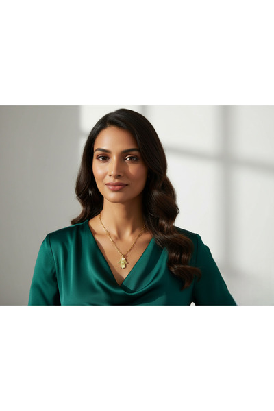 LUNEVORA Altın Renk Taş Detaylı Fatma Ana Eli (Hamsa) Figürlü Kadın Çelik Kolye