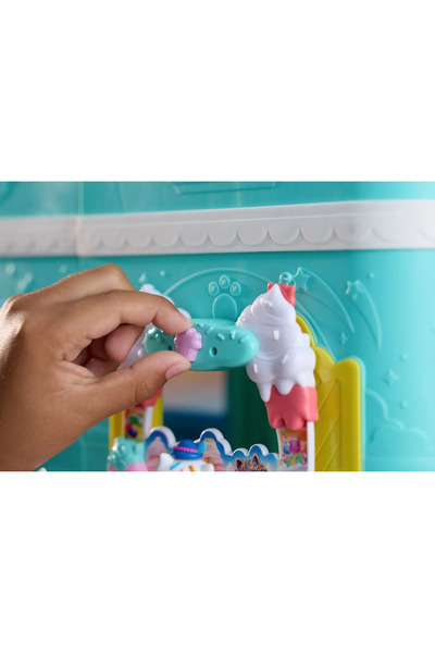 Gabby's Dollhouse The Movie Sweet Treats Balcony Set with Cakey Cat Figure and Accessories