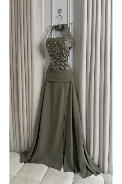 FAKHM AL SAWAR A very elegant olive green dress for parties