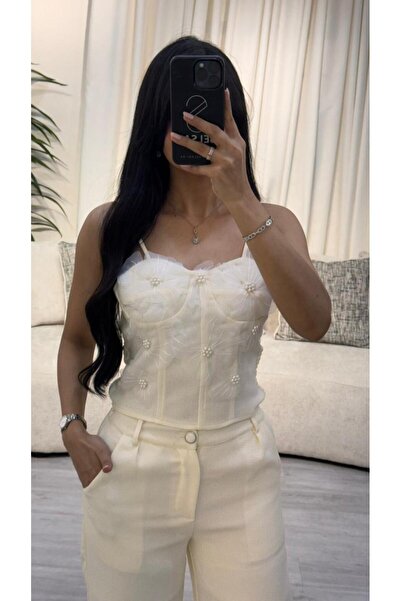 SELSAL Crossbody blouse embroidered with pearls and raised roses