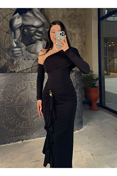 missswans Rayla Düşük Omuz Yan Büzgü Tokalı Midi Boy Elbise Siyah