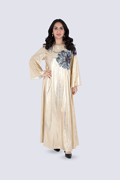 IKKXA جلابية من القماش اللامع مزينة بزهرة على الكتف