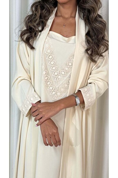 AYA عباية حرير مسطحة مع إضافة فستان داخلي