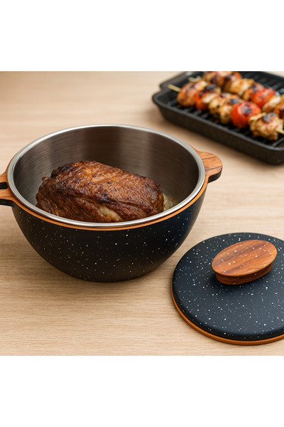 Solitaire Insulated casserole with lid, stainless steel interior 5.1L