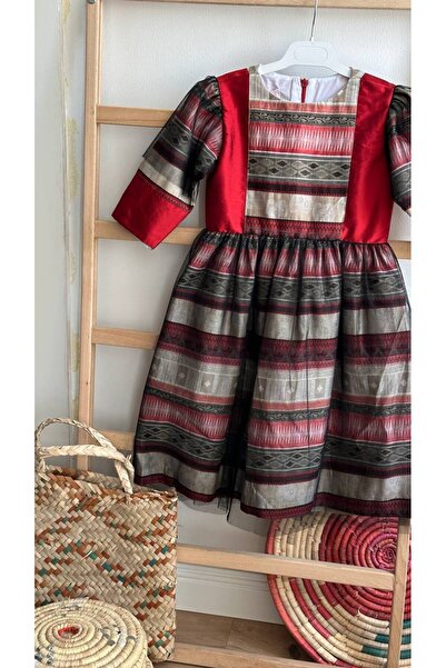 La reina petite Larina Petite red folk dress with black tulle