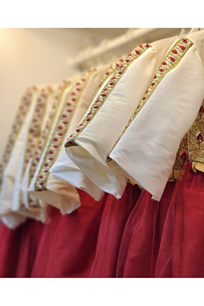 La reina petite Larina Petite red embroidered folk dress