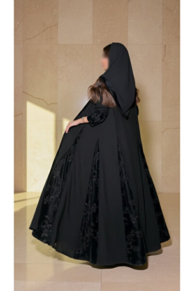 AYA عباية كلوش من المخمل الخزفي مطرزة بالورود