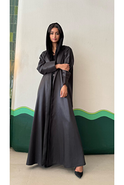 AYA عباية سوداء من التفتا مع تطريز ورود على الجانبين