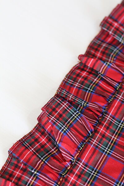 Soft Kare Red Ruffled Christmas Runner – Stylish Christmas Table Decorative Cover