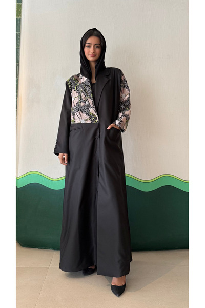 AYA عباية بليزر من قماش الجاكار على جانب واحد وأكمام