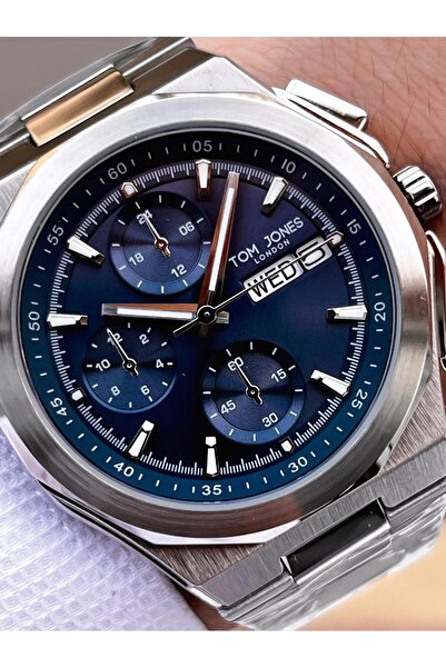 Tom Jones Men's Wristwatch 10046 with Bracelet Gift, Steel Strap, 3 Atm Water Resistant, 2 Years Warranty.