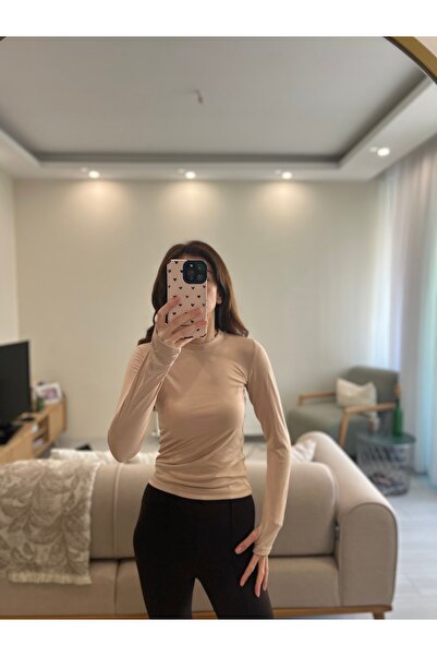 Butik Kadın Parmak Geçirmeli Uzun Kollu Basic Tişört – Nude