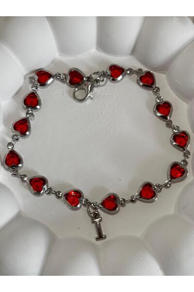 bijoux uniques سوار نسائي بحرف I على شكل قلب أحمر