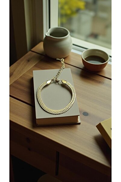 Store Diva Charm Gold Look Embroidered Bracelet