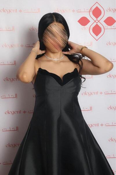 Elegent Luxurious black flowing sleeveless evening dress - elegant design for special occasions