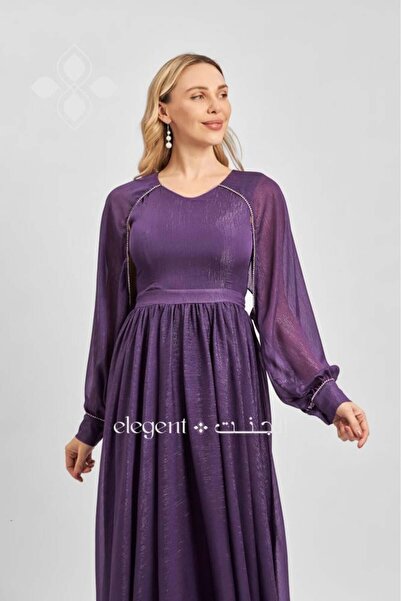 Elegent Elegant purple dress with sheer sleeves and a flowing silhouette