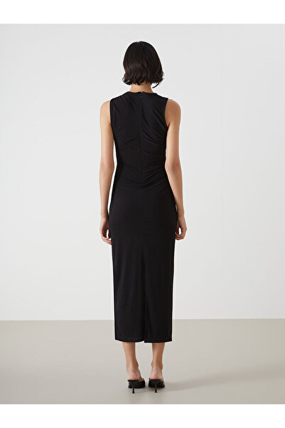 LC Waikiki Μαύρο φόρεμα με λαιμόκοψη