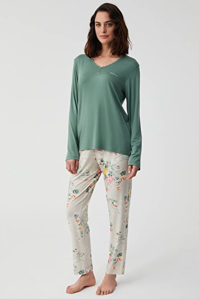 Catherine's Catherines Soft Textured Fabric V-Neck Long Sleeve Women's Pjamas Suit