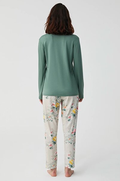 Catherine's Catherines Soft Textured Fabric V-Neck Long Sleeve Women's Pjamas Suit