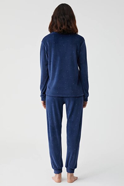 Catherine's Catherines Soft Velvet Circular Neck Long Sleeve Women's Pajama Set