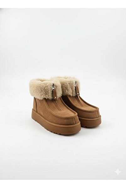 QUEEN حذاء نسائي من جلد الغزال ذو رقبة مزودة بسحاب من MONİ