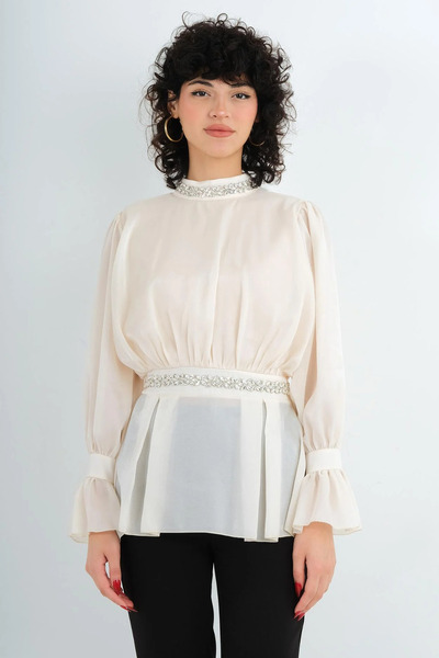 Lila Rose Yakası ve Beli Taş İşlemeli Pileli Organze Bluz