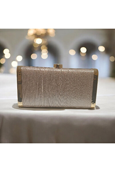 Butik ✨   The Elegance of Sparkle: Gold Laser Fabric Evening Bag / Clutch