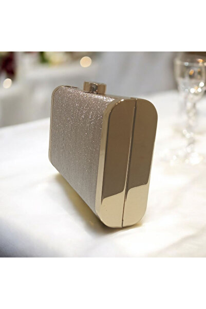 Butik ✨   The Elegance of Sparkle: Gold Laser Fabric Evening Bag / Clutch