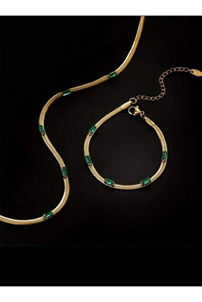 NEW STYLE A luxurious gold-plated accessory set consisting of a necklace and bracelet made of stainless steel with green zircon stones, presented in a suitable gift box.