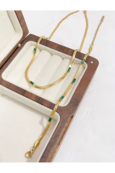 NEW STYLE A luxurious gold-plated accessory set consisting of a necklace and bracelet made of stainless steel with green zircon stones, presented in a suitable gift box.