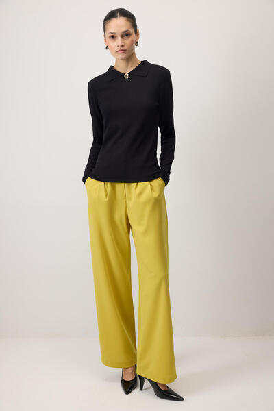 Touché Privé Tricot Bluz with Brooch