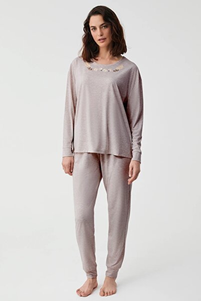 Catherine's Catherines Soft Textured Fabric Circular Neck Long Women's Pajama Set