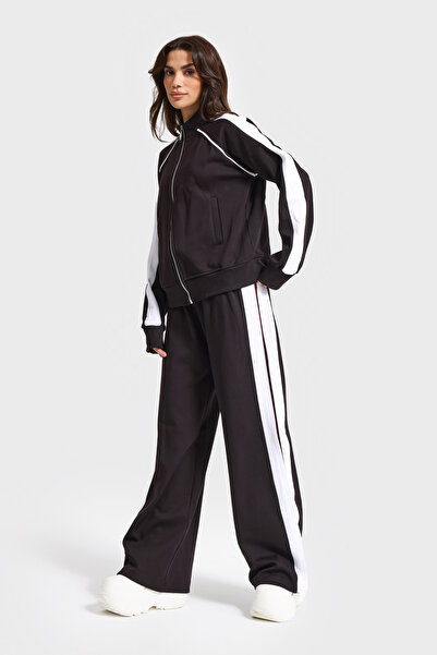 its basic Women's Black and White W5-1 Loose Fit Fleece and Sweatpants Design 2-Piece Combination Set