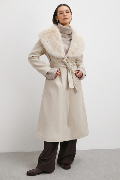 Never more Fur Collar Belted Cashmere Coat Beige
