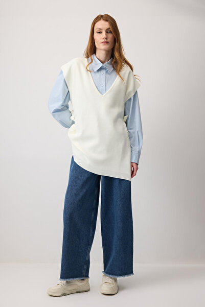 Touché Privé V-Necklace with Lace-Up Sides Tricot Sweater