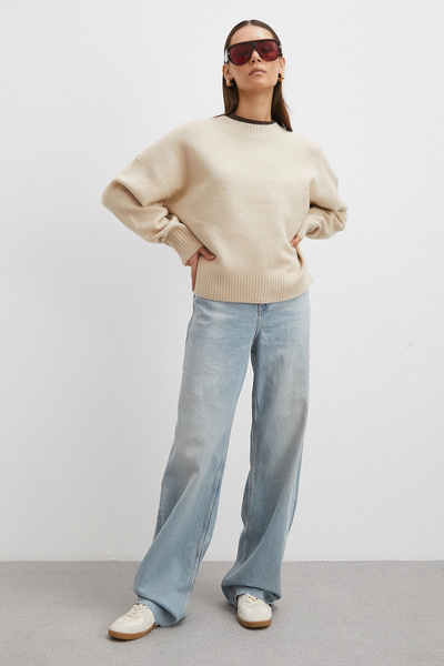 Never more High Waist Raw Hem Straight Jean Ice Blue