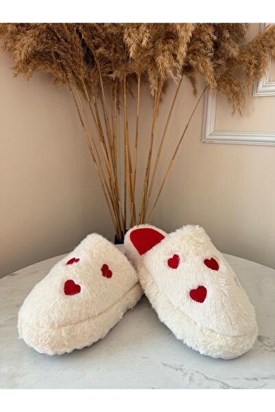 Mia Modern Peluş Ekstra Hafif Kadın Ev Terliği Kalpli