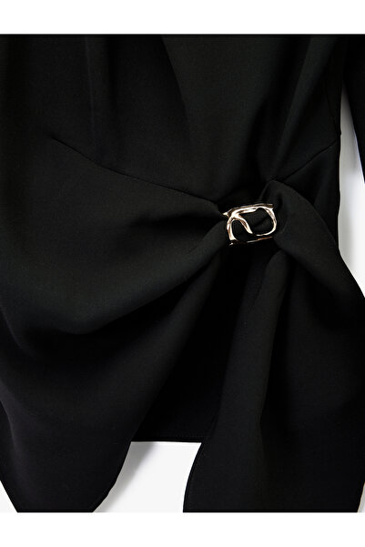 Koton Μακρυμάνικη μπλούζα με ασύμμετρο κορδόνι με μεταλλικά αξεσουάρ με λαιμόκοψη