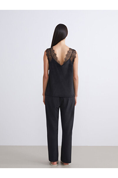 LC Waikiki V-Neck Lace Detailed Women's Pajamas