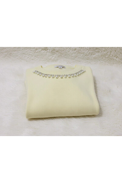UniqueStore.ro Vanilla yellow sweater with collar decorated with pearls