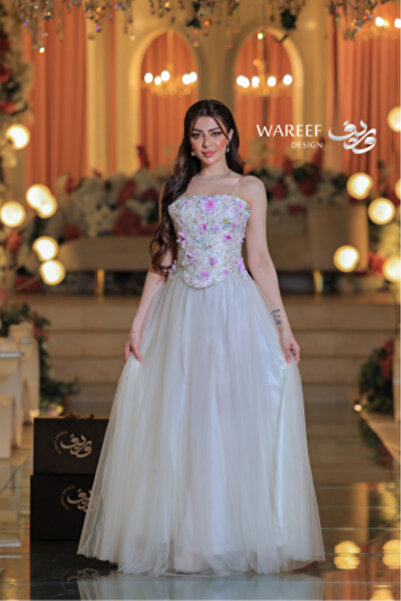 MAC CENTER Off-white evening dress decorated with roses