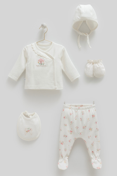 Caramell 100% Cotton 0-3 Months Baby Girl 5-Piece Hospital Discharge Set - Mushroom and Flower Patterned