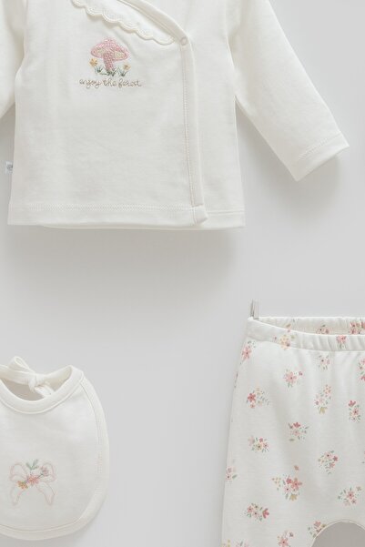 Caramell 100% Cotton 0-3 Months Baby Girl 5-Piece Hospital Discharge Set - Mushroom and Flower Patterned