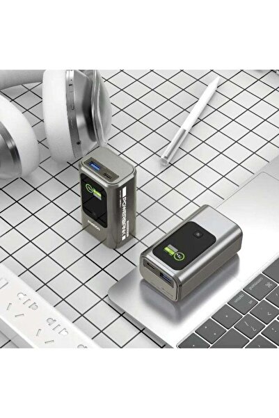 porodo 10000mAh Mini Power Bank with Real-Time Display / PD 35W, QC 22.5 - Grey