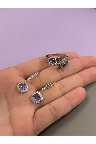 NEW STYLE A sophisticated and sparkling accessory set adorned with high-quality zircon. Ring size 7. This set comes in a suitable gift box.