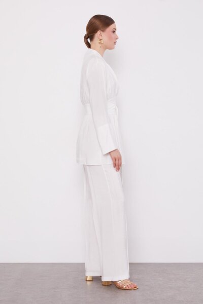 Levidor Ecru Belted Double Suit